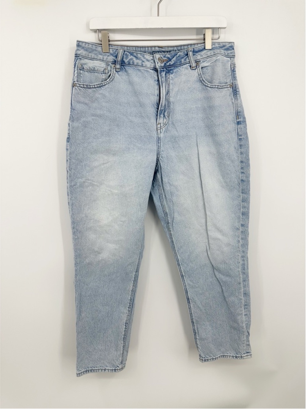 American Eagle Outfitters Strigid Mom Jeans Size 14 Short Light Wash